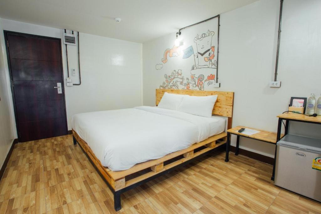 Qbix Hotel Кхон Каен Екстериор снимка