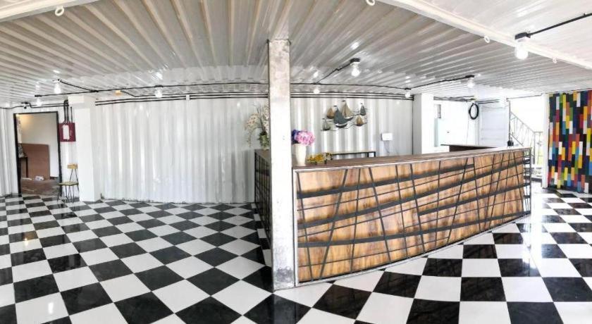 Qbix Hotel Кхон Каен Екстериор снимка